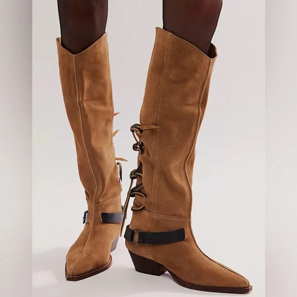 Free People Back-lace Sway Low Slouchy Boots. Western inspired suede pull-on. - Picture 6 of 16